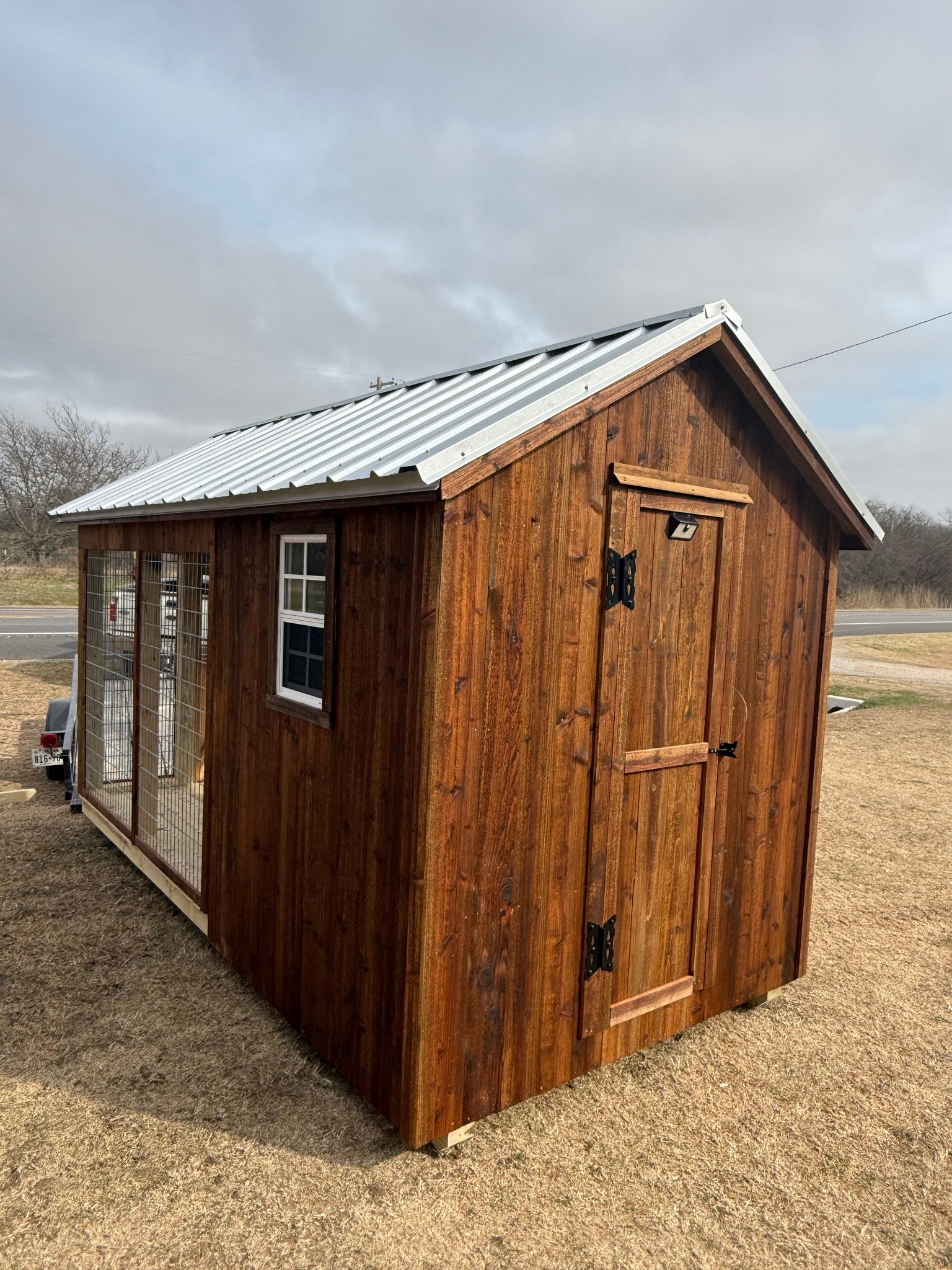 Premium Modern Dog House with Covered Kennel Run image 3