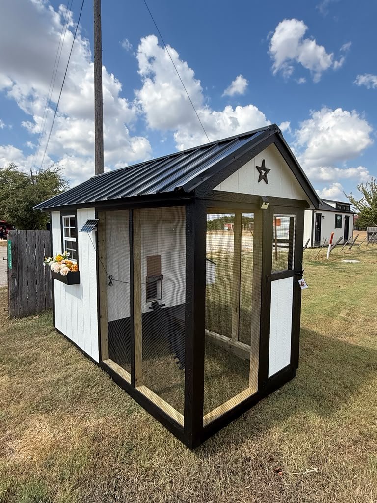 Premium 5×10 Chicken Coop image 5