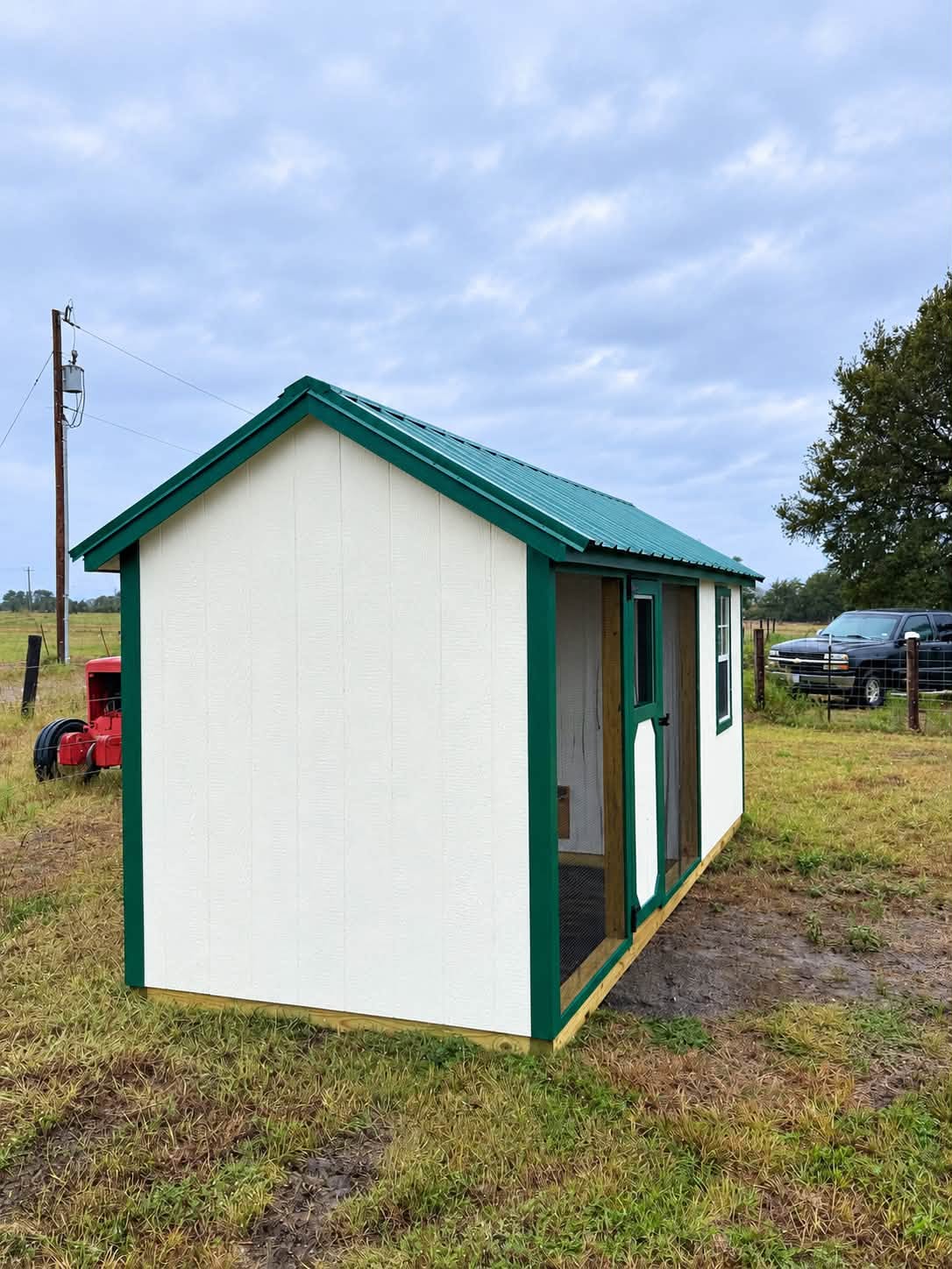 Extra-Large 6x16 Walk-In Chicken Coop with Run – Farmstead Suite image 9