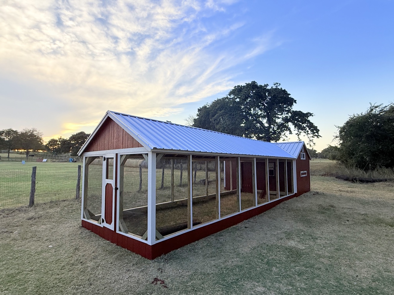 Custom Chicken Coop 10x14 + 10x30 Run image 4