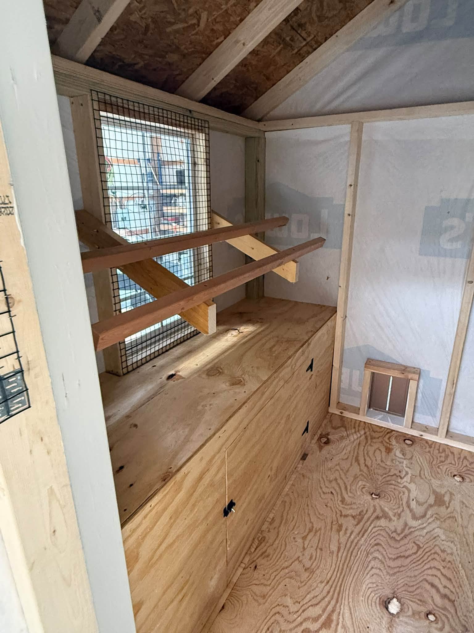 Extra-Large 6x16 Walk-In Chicken Coop with Run – Farmstead Suite image 8